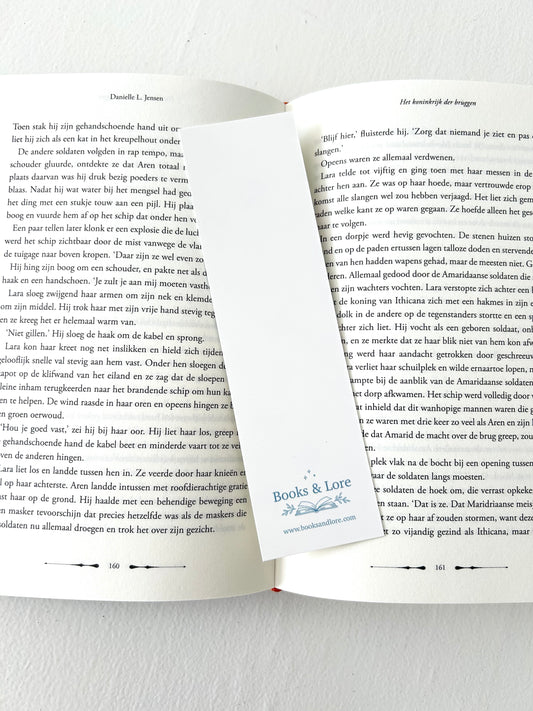 Boekenlegger met boeken