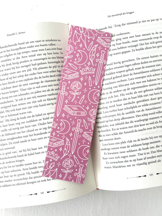 Roze romantasy boekenlegger