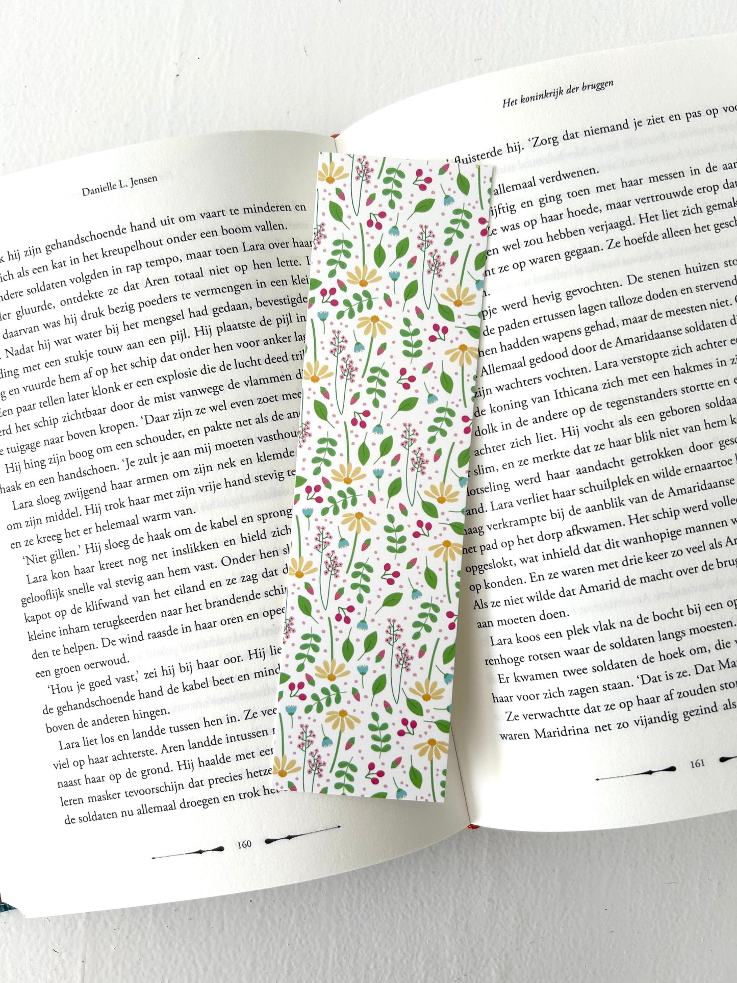 Vrolijke bloemen boekenlegger