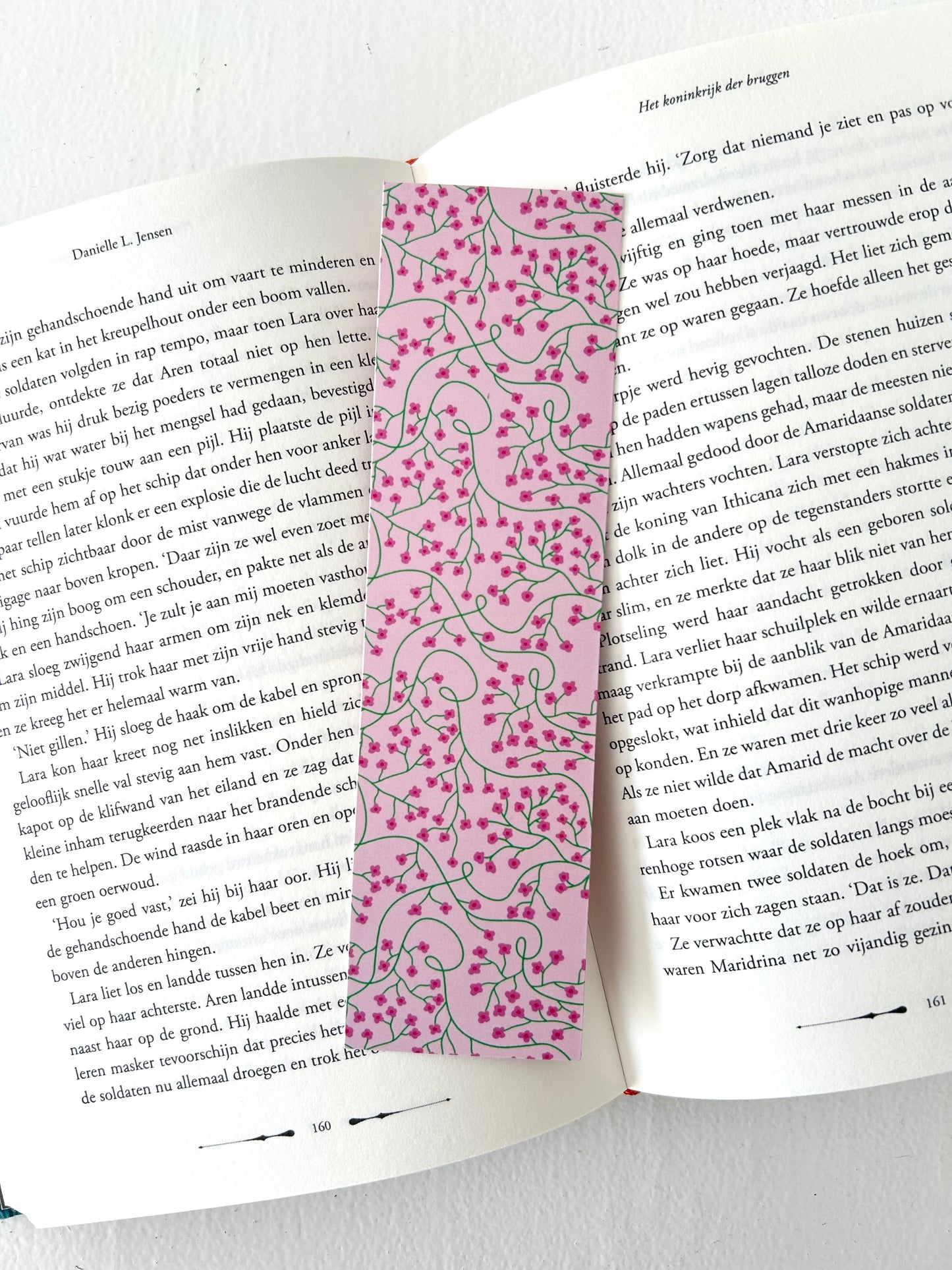 Roze bloemen boekenlegger